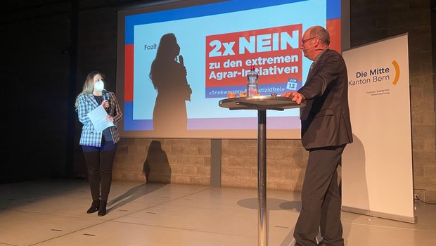 Markus Ritter ohne Gegner auf der Bühne in Langnau i.E. (Bild akr)