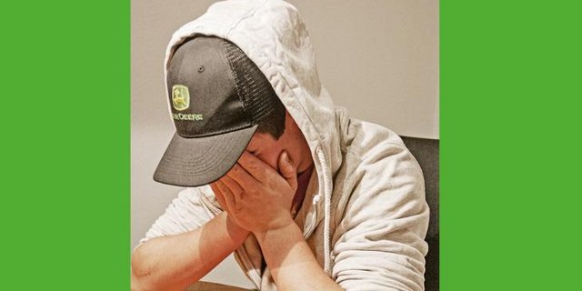 Lernende sind nicht erst seit der Pandemie psychischen Belastungen ausgesetzt. Das Gespräch bereits sehr früh suchen, raten Fachpersonen den Ausbildungsverantwortlichen. (Symbolbild aw)