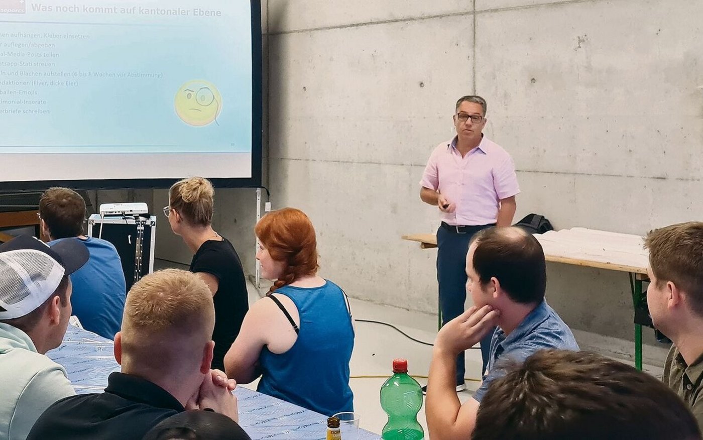 Suissporcs-Präsident Meinrad Pfister wies auf die negativen Folgen der Massentierhaltungs-Initiative hin. 