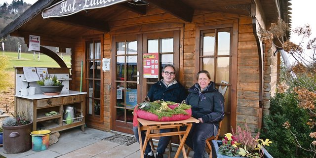 Bettina Tiefenbach und Andreas Kocher haben mit ihrem Hof noch grosse Pläne. Der Verkaufsraum soll vergrössert und der Einkauf zum Erlebnis werden. (Bild Andrea Wyss)