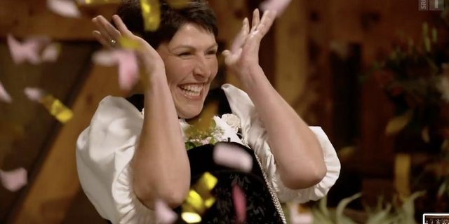 Live oder nicht, Barbara Matters Freude über ihren Sieg war offenkundig – und auch jene ihres Gatten. (Bild Screenshot SRF)
