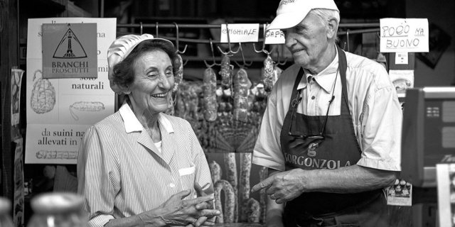 Marialuisa und Luciano am Corso Garibaldi 105 in Borgomanero (Italien).