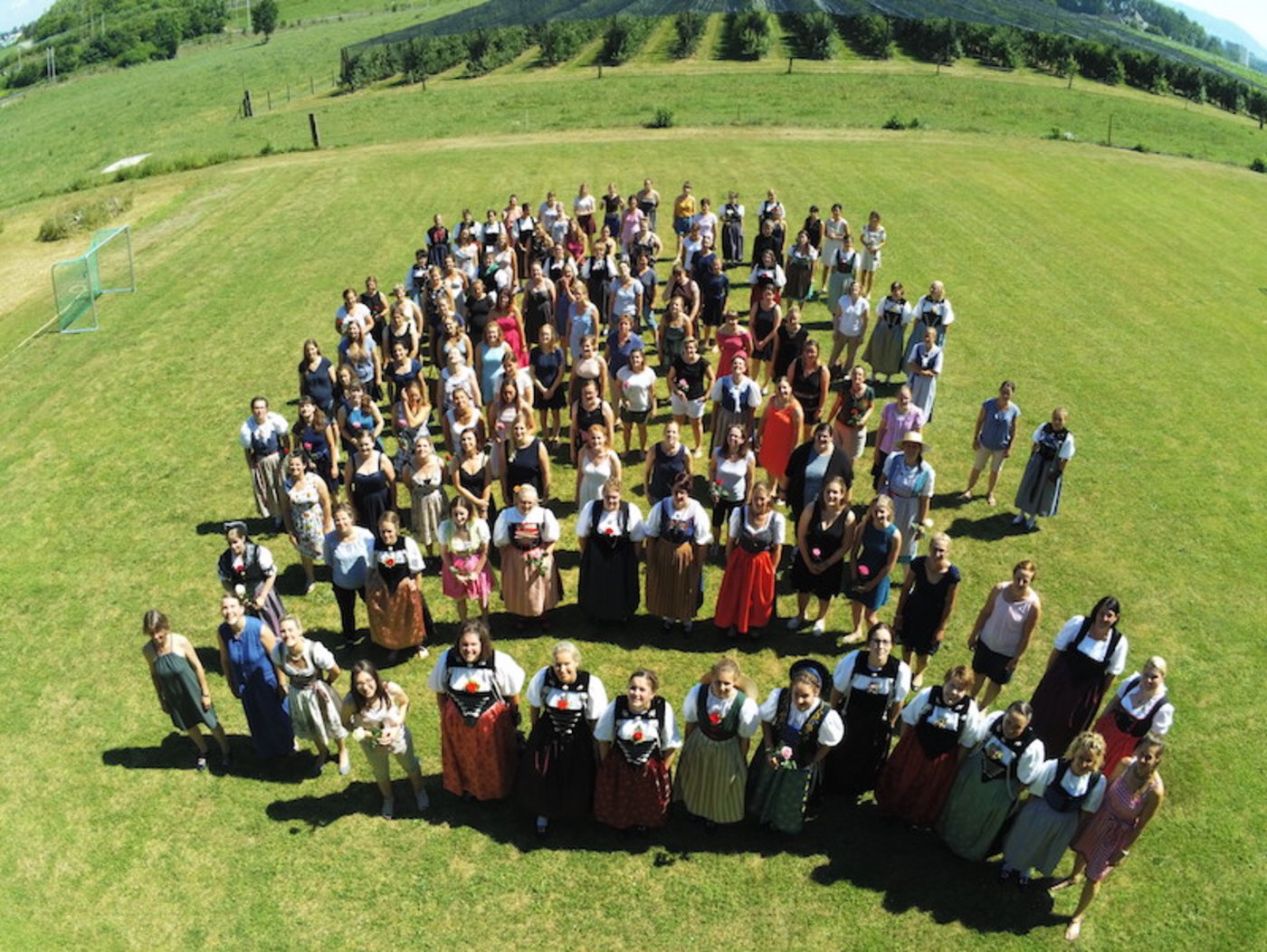 Die Bäuerinnen, hier an einer vergangenenn Abschlussfeier, seien wichtig, für die Meinungsbildung, sagt Die Mitte-Grossrätin Beatrice Eichenberger.