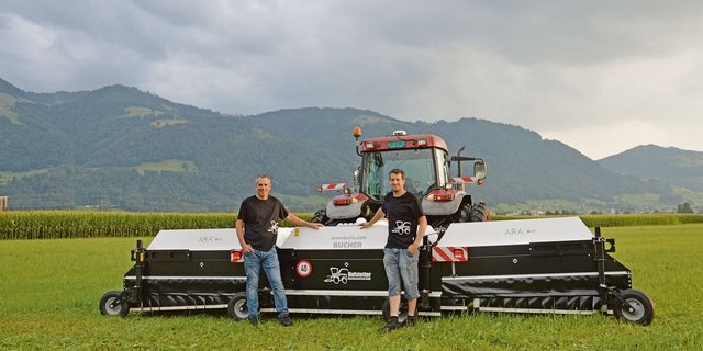 Die Brüder Hofstetter aus Benken haben für ihr Lohnunternehmen eine ARA gekauft. Ihre Dienste mit der Maschine sind gefragt.