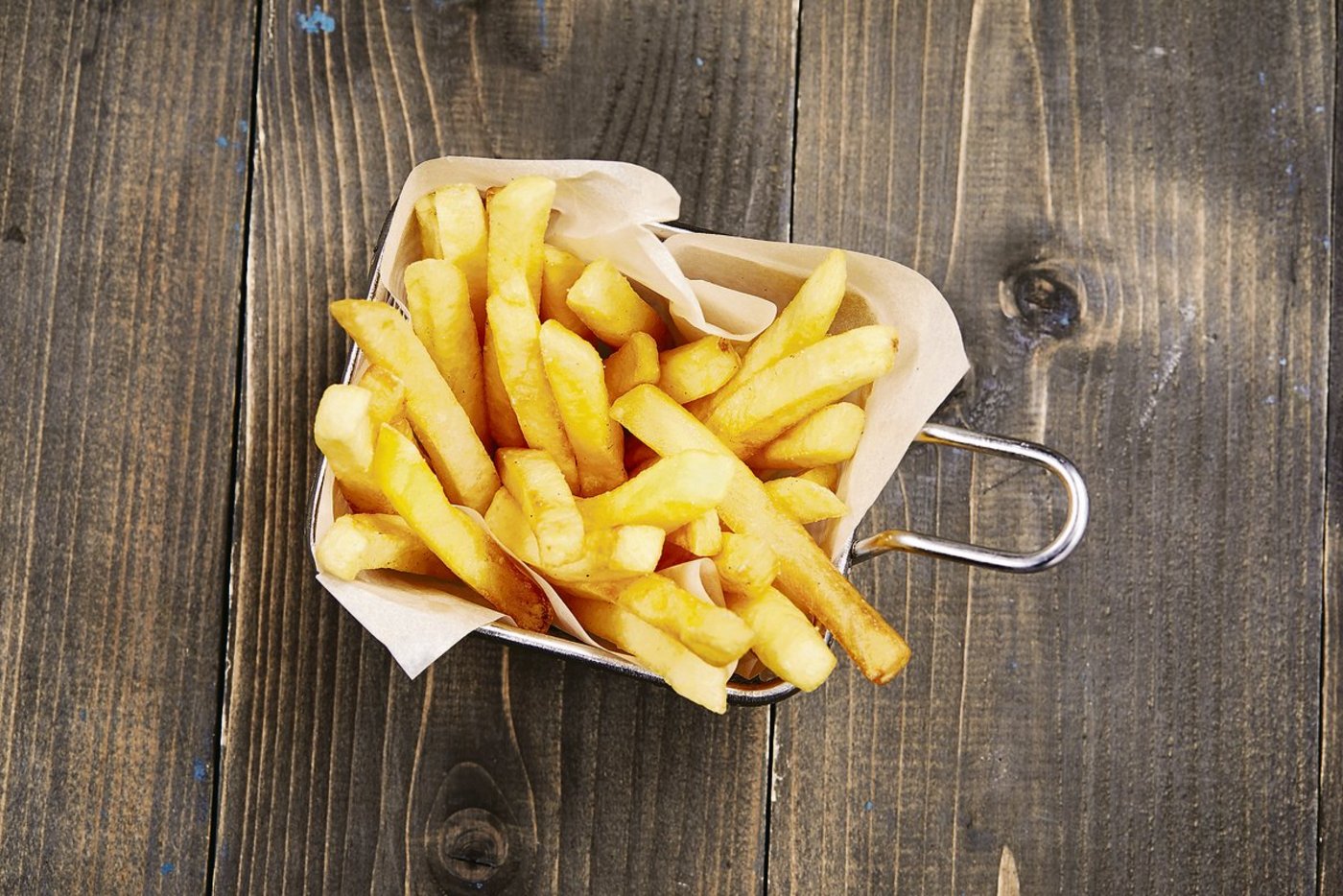 Wegen der guten Ernte sind viele Frites-Kartoffeln am Lager. Gleichzeitig bricht die Nachfrage aufgrund der Restaurantschliessungen ein. Nun werden erste Posten zu Futter deklassiert.(Adobe Stock)