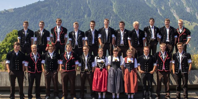 Die Landwirtinnen und Landwirte des Berner Oberlands strahlen mit der Sonne um die Wette. (Bild zVg)