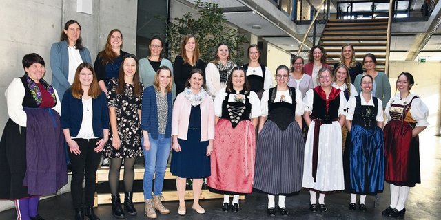 Die eindrückliche Zahl von 24 Luzerner Frauen und einem Mann (nicht auf dem Bild) absolvierten erfolgreich die Berufsprüfung und wurden dafür am vergangenen Samstag in Zollikofen ausgezeichnet.