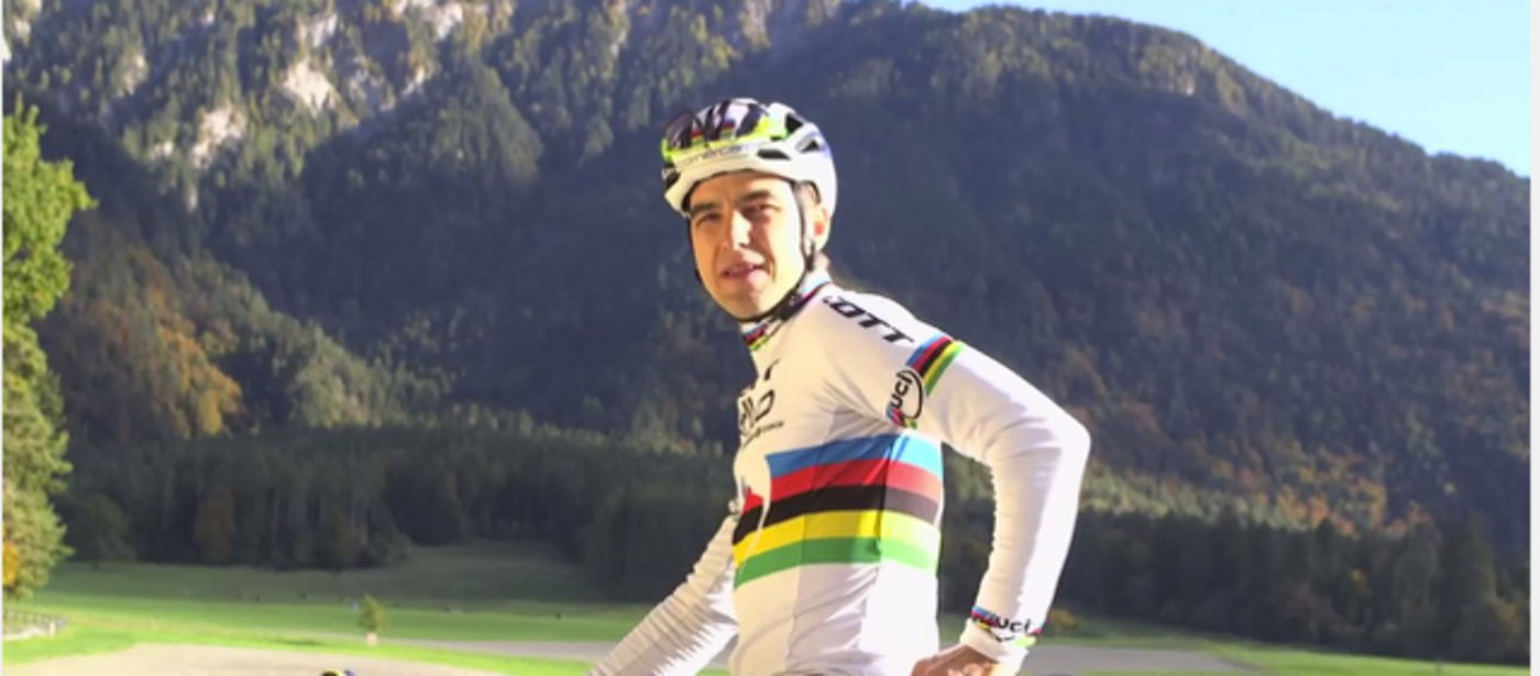 Nino Schurter in dem neuen Spot für Sauerkraut. (Bild Screenshot)
