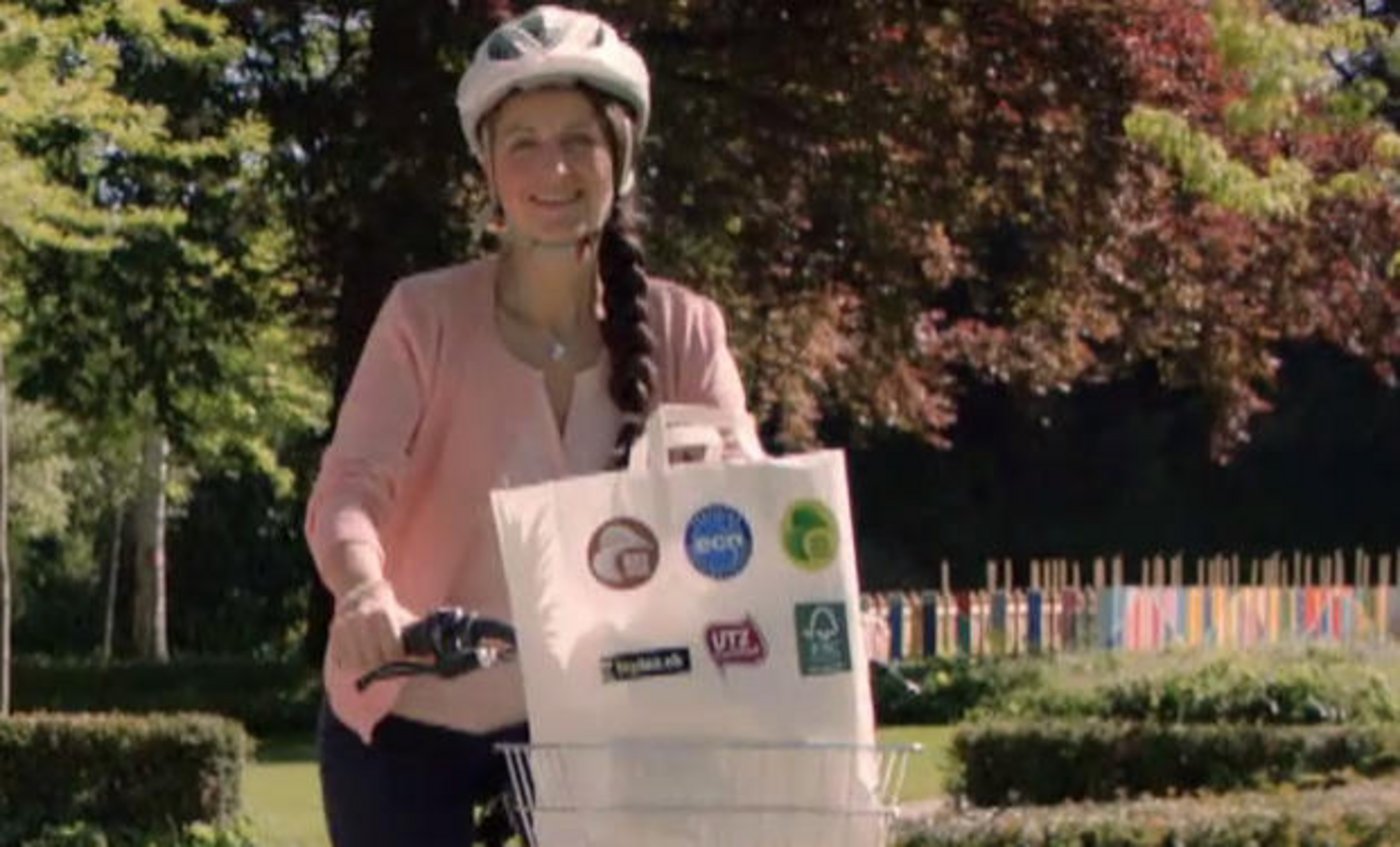 Das unterdessen von der Migros gelöschte Sujet mit der umstrittenen Nancy Holten. (Screenshot 20min.ch)