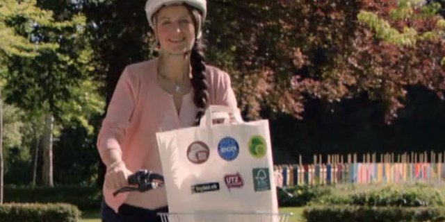 Das unterdessen von der Migros gelöschte Sujet mit der umstrittenen Nancy Holten. (Screenshot 20min.ch)