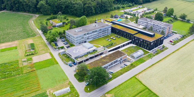 Die Leitung der HAFL will den Röstigraben überspringen und führt den Unterricht ab Herbst vermehrt in Deutsch und Französisch. (Bild BFH-HAFL)