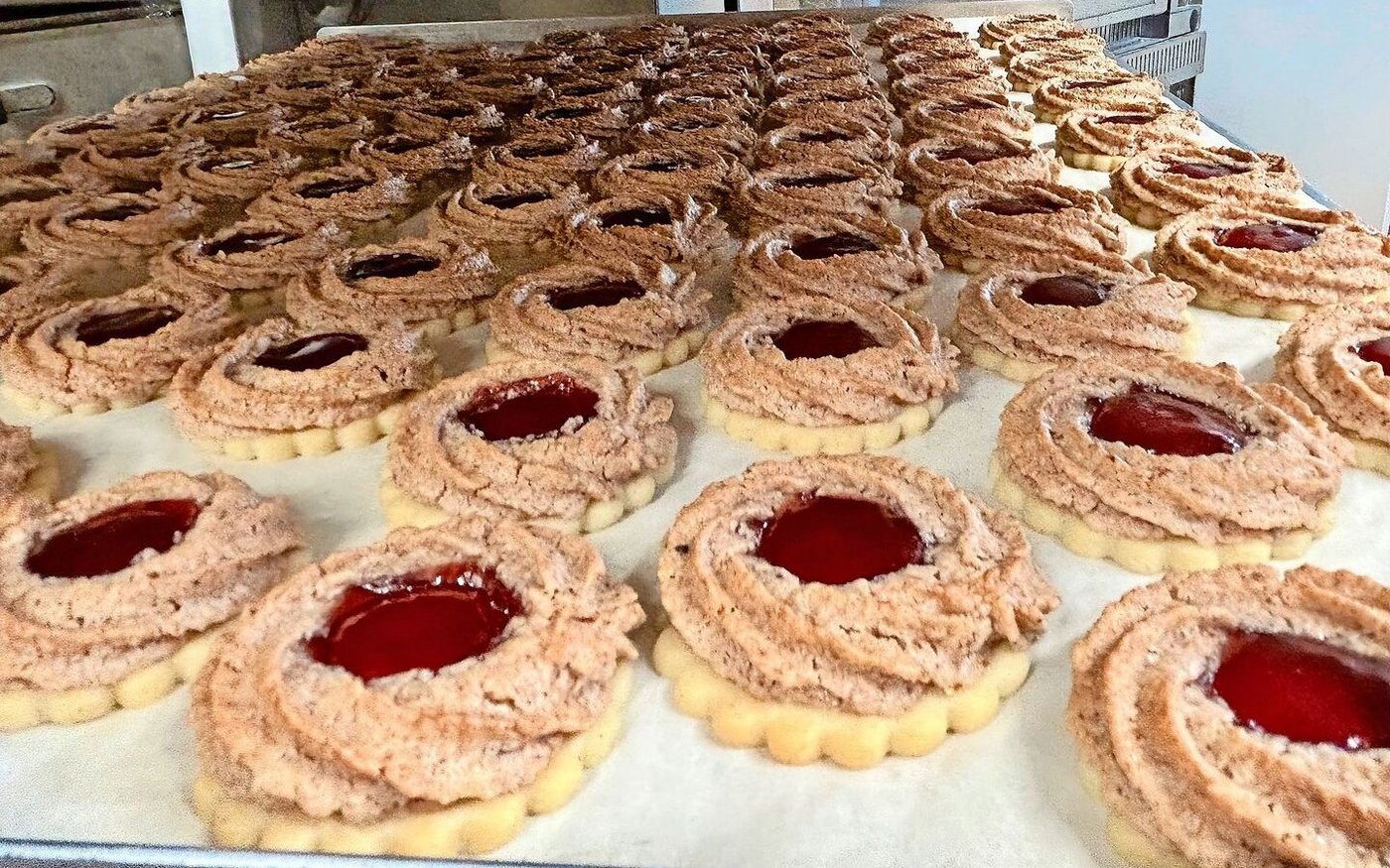 Marina Schmucki hat in der ganzen Schweiz in verschiedenen Hotels und Confisserien gearbeitet.