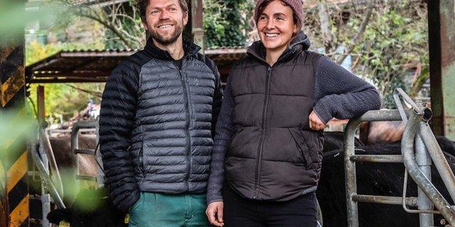 Auf dem Mooshof von Marion Sonderegger und Lukas Häusler in Lenzburg AG werden Rapsöl, Mehl, Brote und Kartoffeln solidarisch produziert. Foto: Pia Neuenschwander