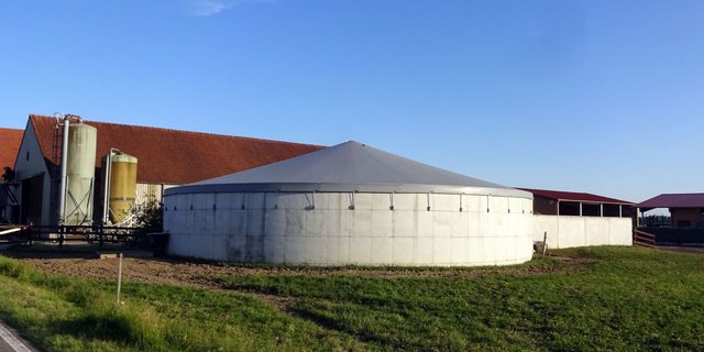 Die Gülle-Abdeckungen können die Ammoniak-Emissionen bis zu 80% reduzieren. (Bild HAFL)