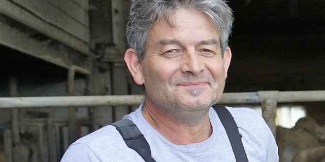 Martin Haab auf seinem Hof in Mettmenstetten. (Bild lid/mr)