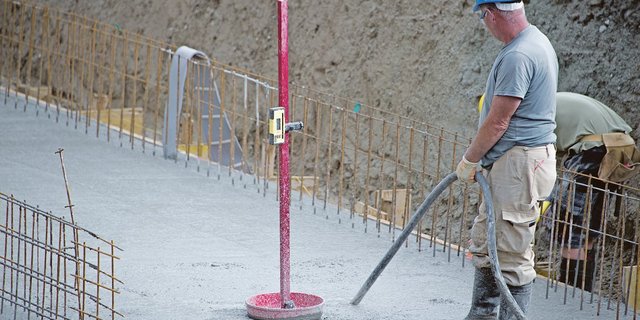 Fundament für die neue Scheune: Bis es soweit ist, müssen viele persönliche Daten preisgegeben werden.(Symbolbild BauZ)