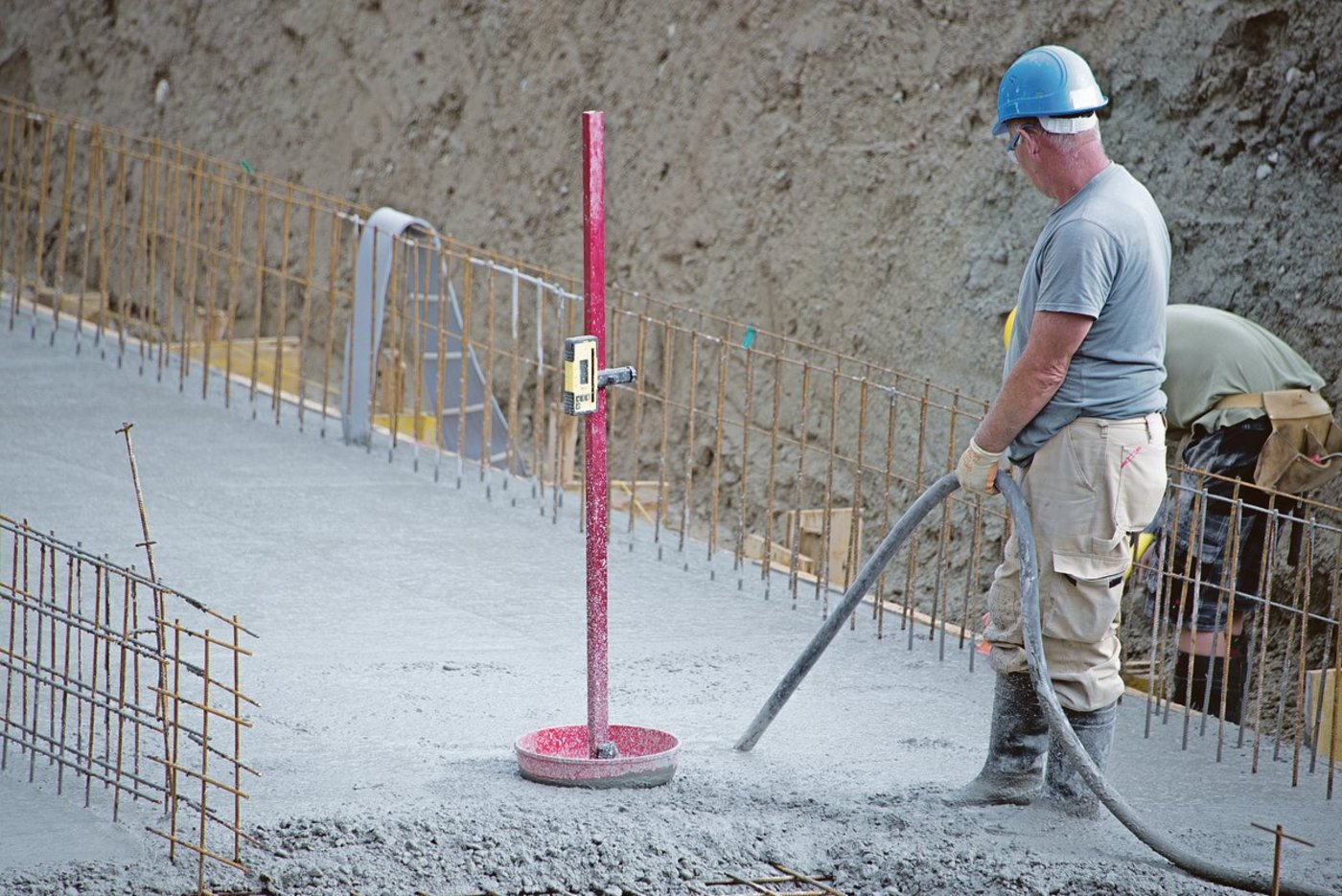 Fundament für die neue Scheune: Bis es soweit ist, müssen viele persönliche Daten preisgegeben werden.(Symbolbild BauZ)