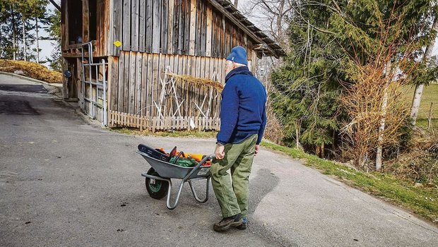Mit regelmässigen Einzahlungen in die Pensionskasse 2b und Säule 3a lassen sich finanzielle Engpässe im Ruhestand reduzieren. 