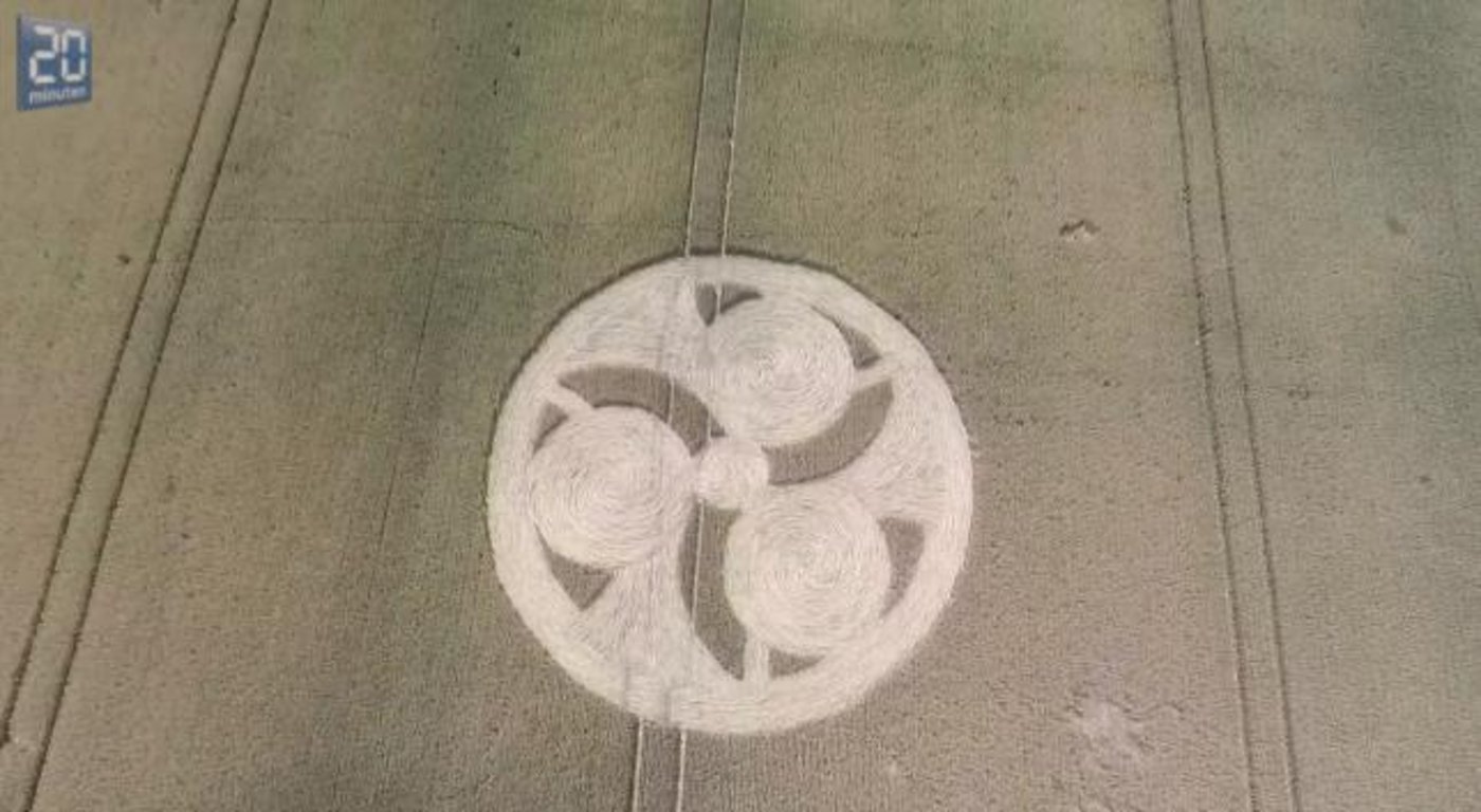 Der Kornkreis in Delley-Portalban... (Screenshot 20 Minuten)