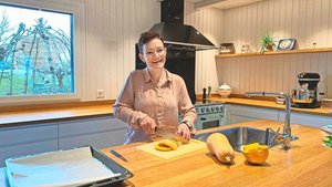 Rahel Brütsch kocht Rahel Brütsch kocht täglich für bis zu 13 Personen. Die Mahlzeiten lange im Voraus zu planen, hat sich nicht bewährt. Daher setzt sie auf eine gut gefüllte Vorratskammer.