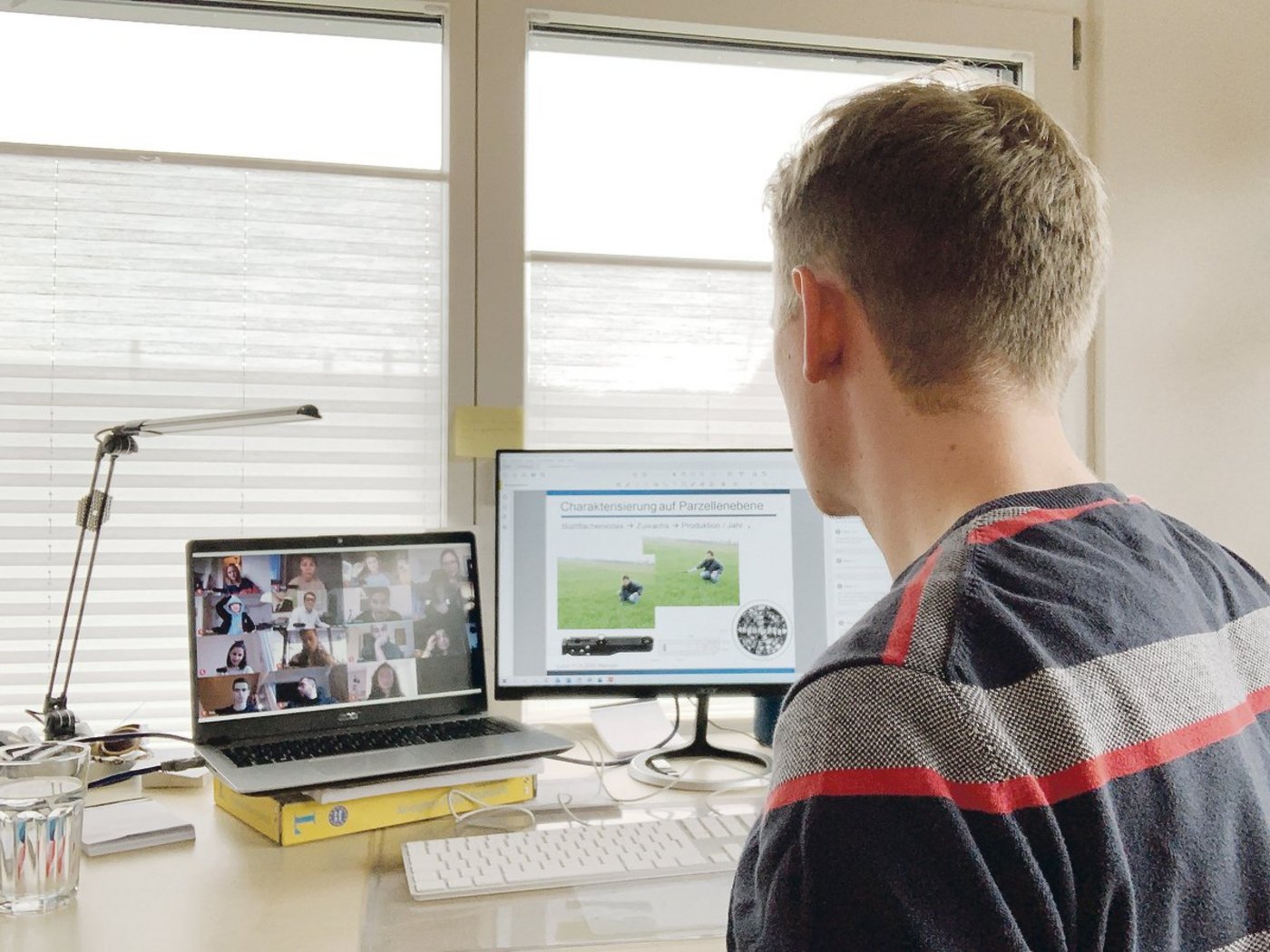 Viele haben genug vom Unterricht vor dem Bildschirm und würden lieber wieder die Schulbank drücken.(Bild gif)