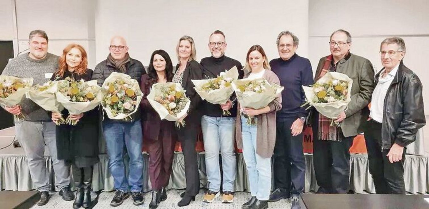 Neue Führungsriege (v. l. n. r.): Vincent Fevre, Lolita Morena, Laurent Schaffter, Bettina Neuenschwander, Sandrine Stuck Grosclaude, Stefan Werner, Eva Suhner, Piero Mazzoleni (Präsident), Hans Gonella, Hanspeter Berger. Nicht auf dem Bild: Peter V. Kunz.