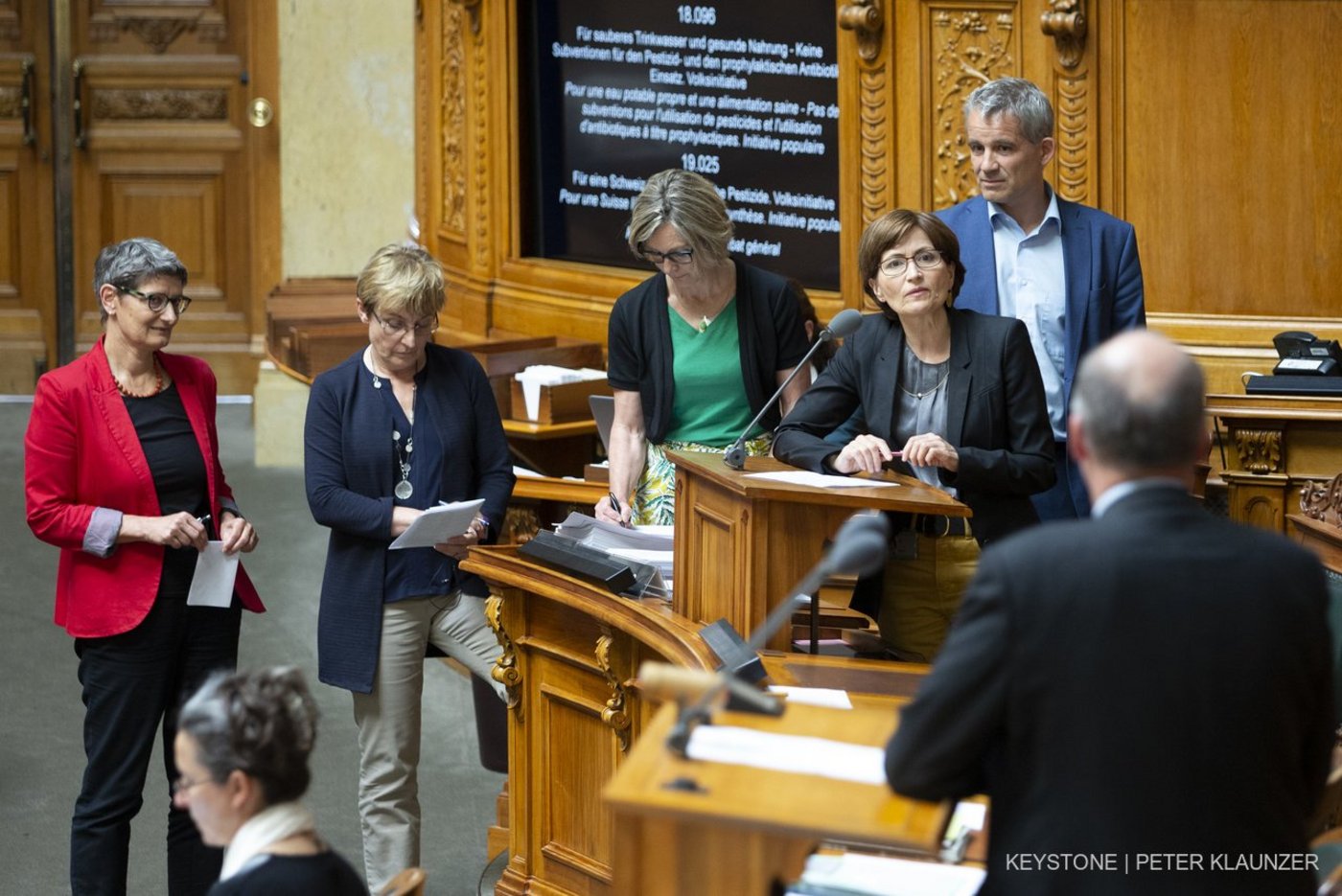Ritter im Kreuzverhör: Der SBV-Präsident in Erwartung der Fragen von links-grün. (Bild Keystone)
