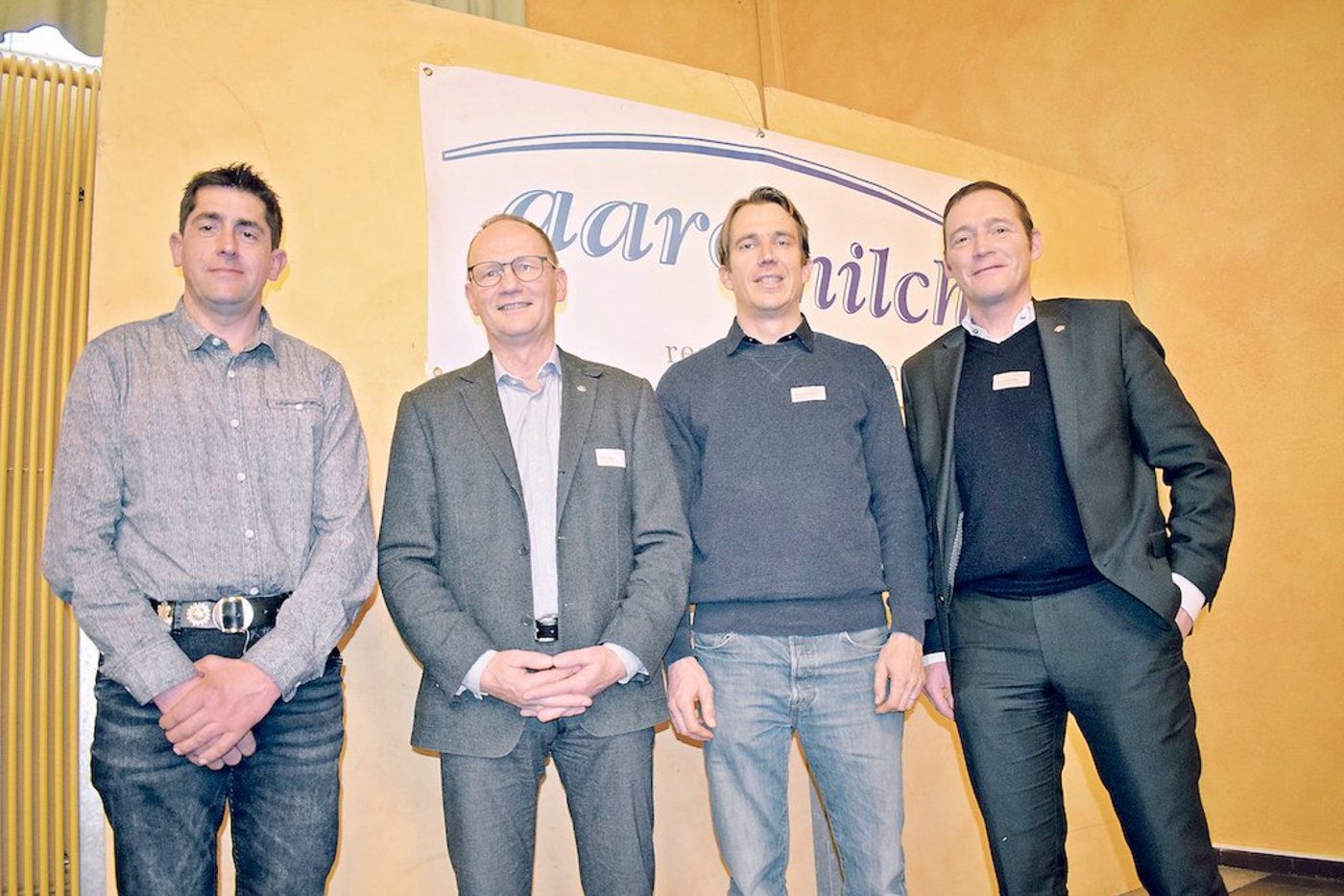 Sie sind die Gesichter der Aaremilch AG (v. l. n. r.): Aus dem Verwaltungsrat Hansueli Jungen und Präsident Rudolf Bigler und von der Geschäftsstelle Andreas Stämpfli sowie Geschäftsführer Donat Schneider. (Bild Daniela Joder)