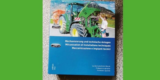 Toni Bergmanns liebstes Schulfach ist Mechanisierung. Gut gibt es einen passenden Ordner. (Bild Toni Bergmann)