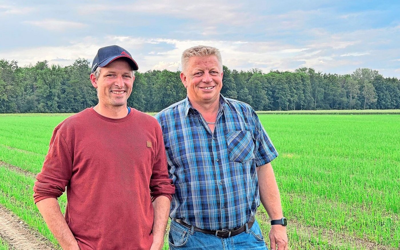 Zwiebelproduzenten Thomas Burgdorfer und Rolf Kuhn (v. l.). 