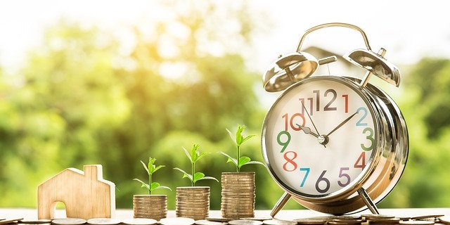 Die Altersvorsorge kann sich komplex gestalten: Bei Unsicherheiten den Treuhänder oder die Versicherungsberatungsstelle kontaktieren. (Bild Pixabay)