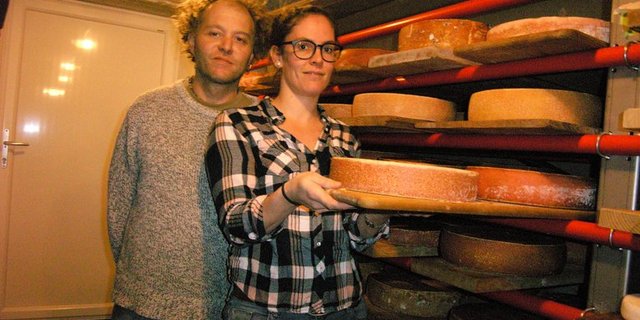 Mit der eigenen Käserei bleibt die Wertschöpfung auf dem Hof. (Bild lid/cz)