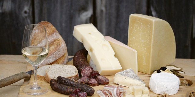 Regioprodukte aus der Zentralschweiz ins rechte Licht gerückt: Viele Projekte haben Mühe, die Umsatzziele auf dem hart umkämpften Markt zu erreichen.(Bild Regionalprodukte Zentralschweiz