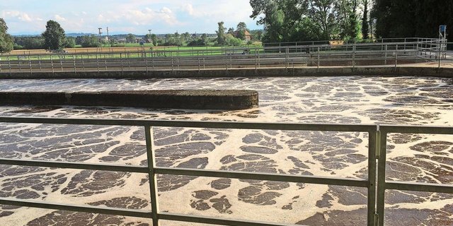 Der von deutschen Forschenden beschiebene Prozess im Klärschlamm bringt nur geringer Mengen Glyphosat hervor. Es gibt aber noch einige Fragezeichen dazu, was in echten ARA abläuft.