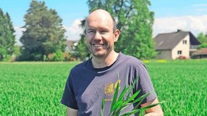 Tobias Daepp arbeitet auf dem elterlichen gemischten Betrieb mit. Sein Vater sei auch sehr motiviert für die teilflächenspezifische Düngung.