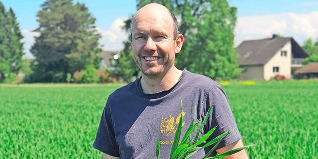 Tobias Daepp arbeitet auf dem elterlichen gemischten Betrieb mit. Sein Vater sei auch sehr motiviert für die teilflächenspezifische Düngung.