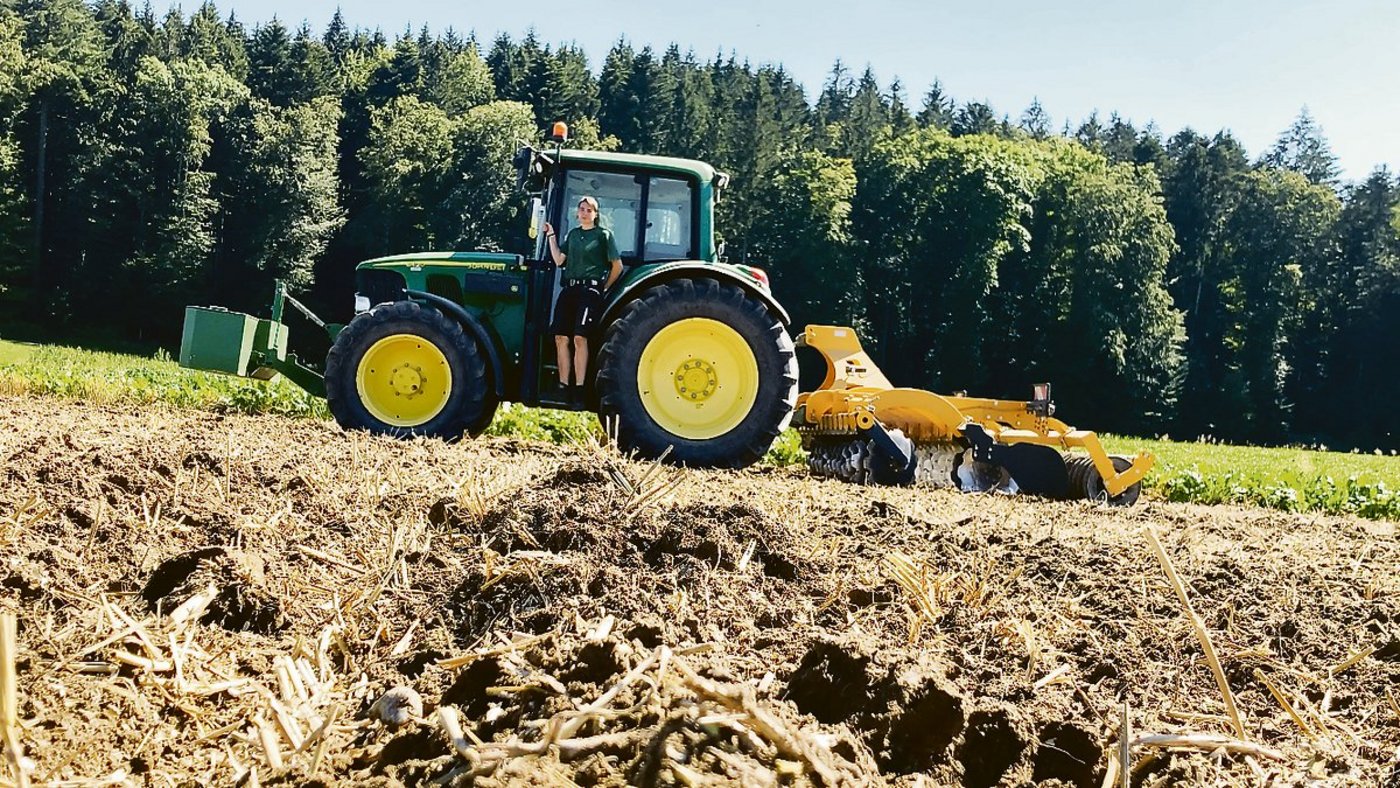 Nadine Neukomm aus Münchenbuchsee BE macht ihr 3. Lehrjahr bei Marc und Rosmarie Vogt in Diemerswil BE.(Bild zVg)