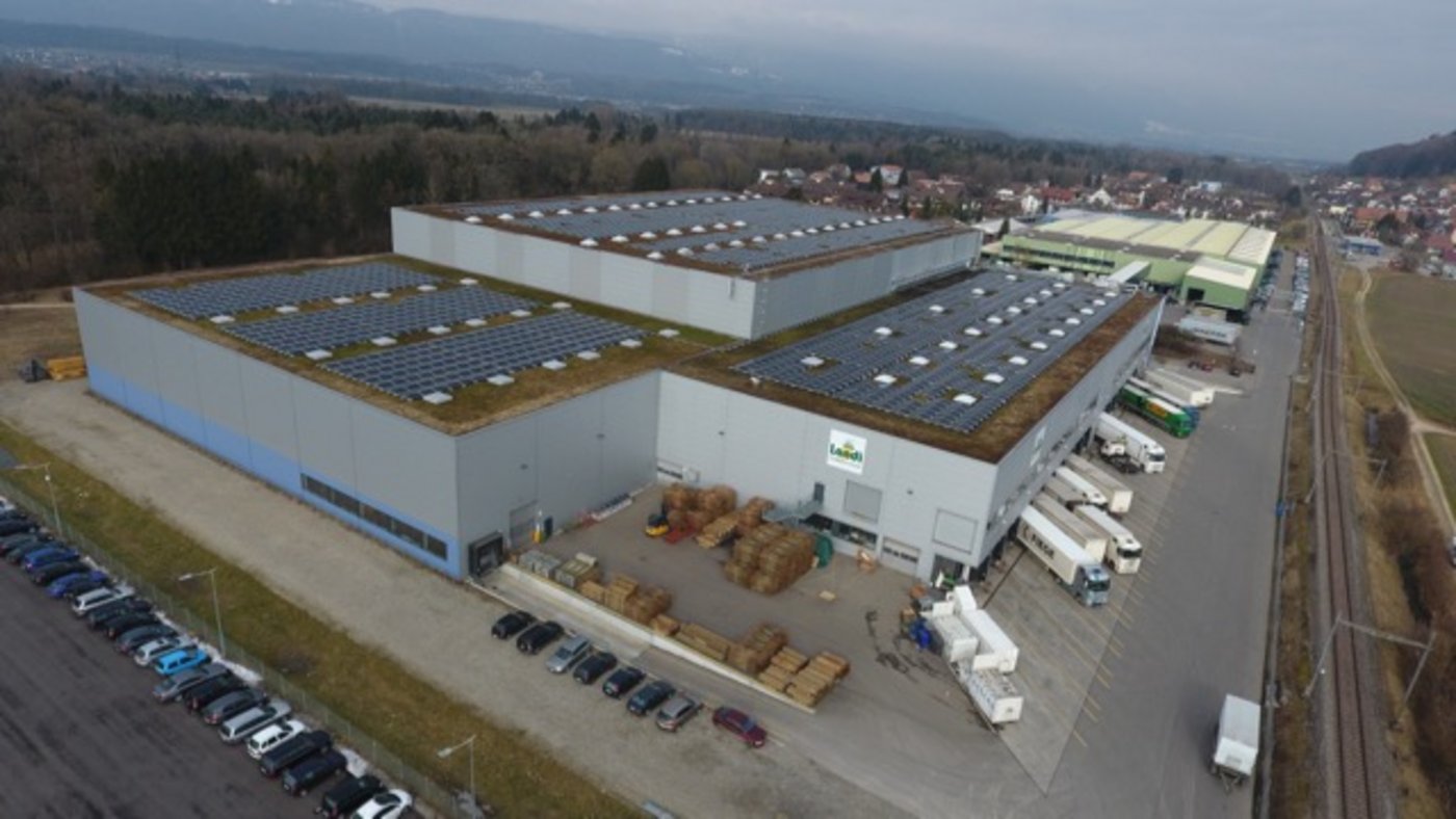 Beachtlich: Die Photovoltaikanlage auf dem Dach der Plattform West. (Bild Landi Schweiz AG)