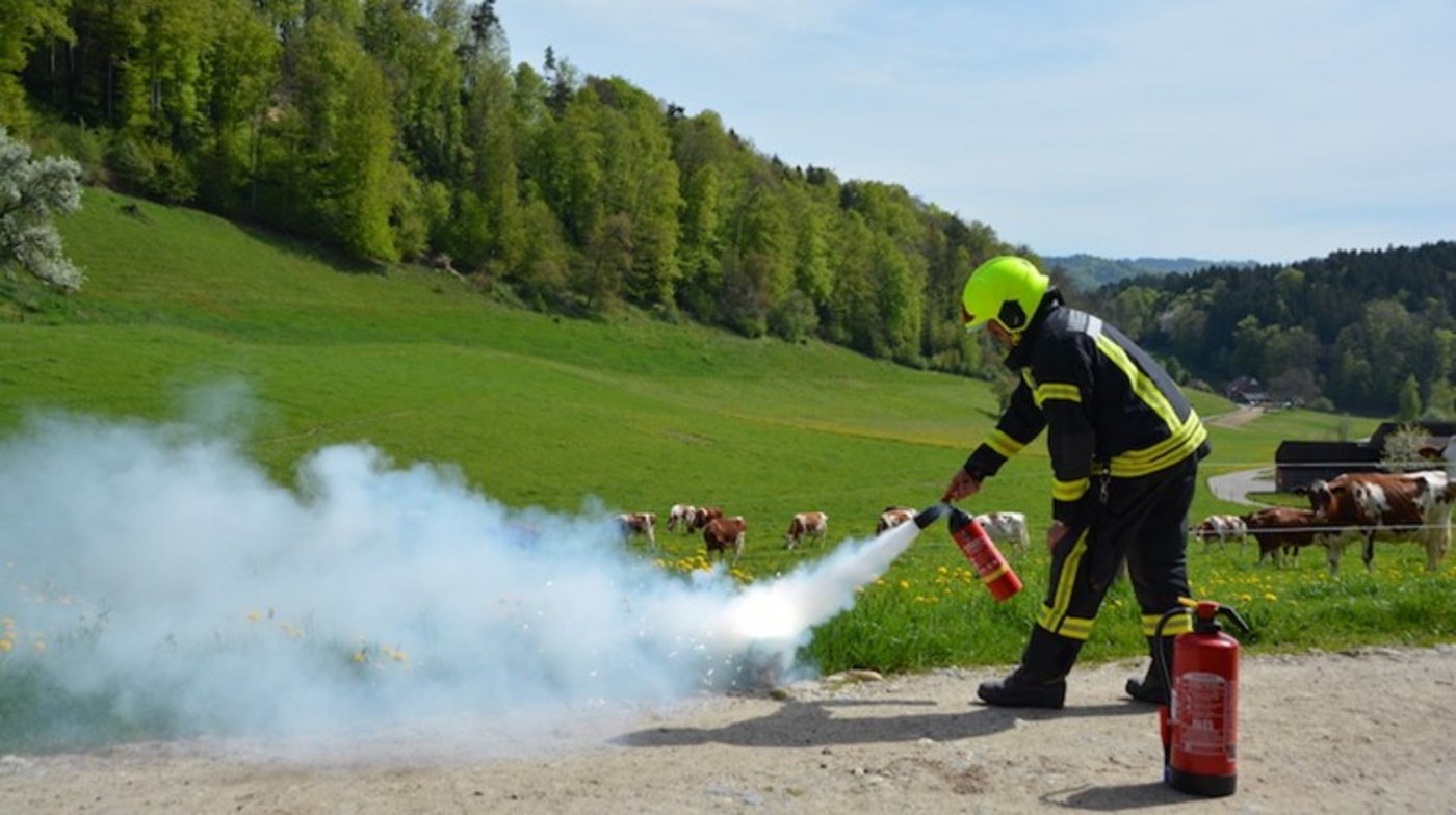 Die Landwirte erhielten Tipps von der Feuerwehr. (Symbolbild ag)