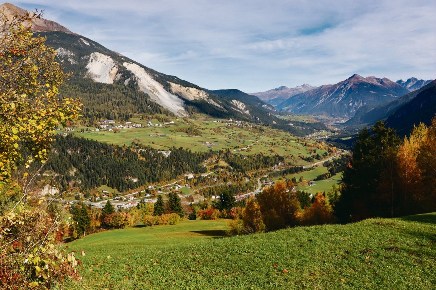 Hecken prägen nicht nur die Kulturlandschaft im Albulatal. Sie sind auch Lebensraum für unzählige Tier- und Pflanzenarten. ((Bilder Vrena Crameri-Daeppen)