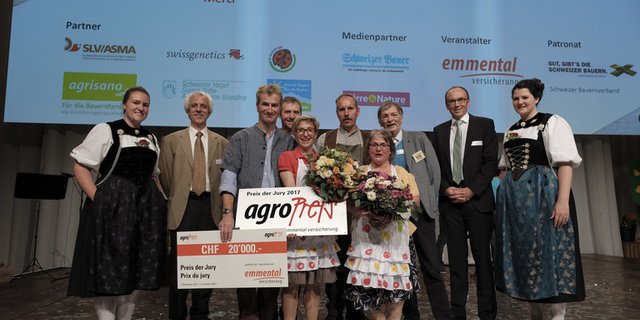 Die Gewinnerinen und Gewinner des Agropreises 2017. (Emmental Versicherung)