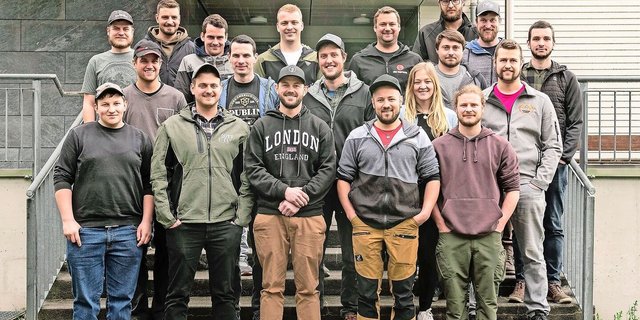 Die Absolventen der Nachholbildung Landwirt/in EFZ durften sich über ihren Erfolg freuen.