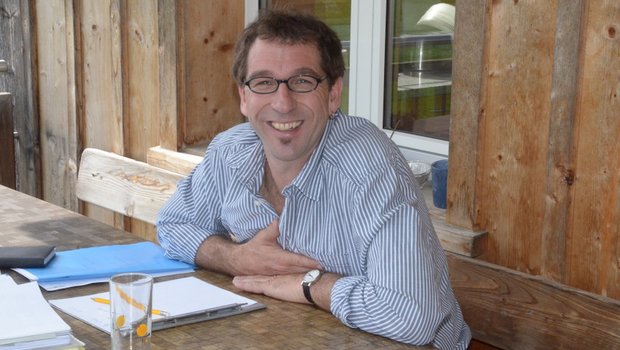 Cornel Rimle beantwortet Fragen aus dem Lebensalltag von Bäuerinnen und Bauern (Bild: Cornel Rimle)