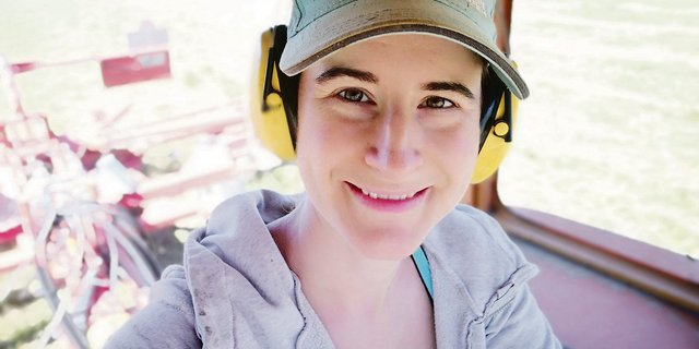 Die Baselbieterin Rebecca Heri macht eine Zweitausbildung zur Biolandwirtin im Berner Jura. (Bild zVg)