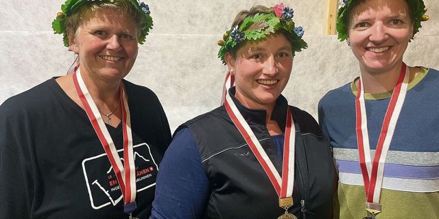 Die Medaillengewinnerinnen der Schweizer Meisterschaft (v. l.): Margrit Föhn, Iris Aebli und Martina Marty.