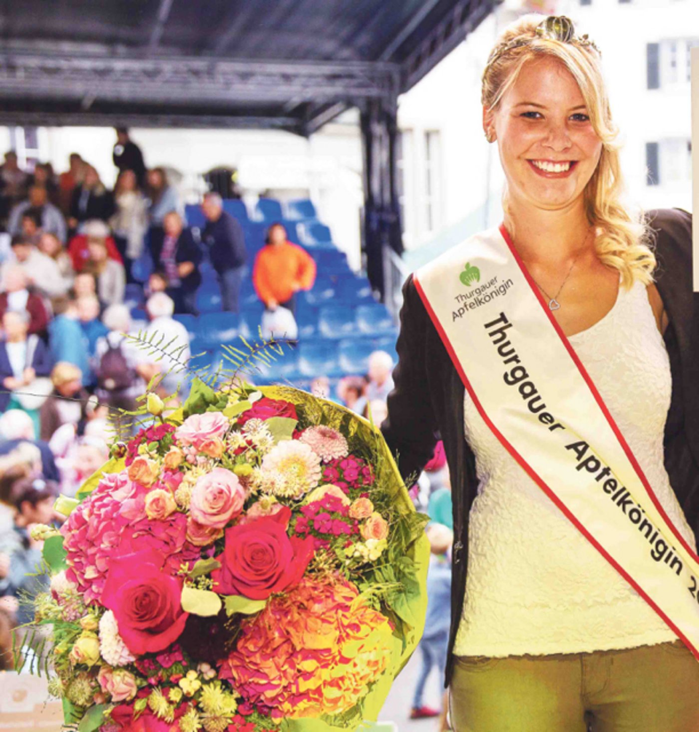 Sie kennt man in der (Ost-)Schweiz: Die Thurgauer Apfelkönigin 2016/17 heisst Angela Stocker.