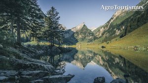 Agrotourismus Region: Auf ins Wanderparadies Ostschweiz Der Seealpsee ist ein sehr beliebtes Ausflugsziel im Alpsteingebiet. Bild: Stef Kocyla