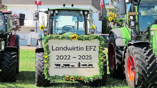 Zur Feier des Tages waren auf dem Arenenberg rund 50 geschmückte Traktoren aufgefahren.  