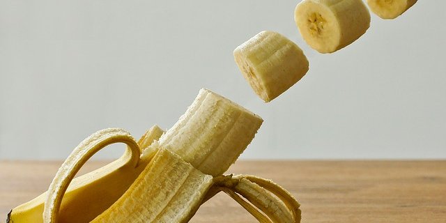 Die Schweizer lieben Bananen. Kernobst hingegen geniessen sie lieber aus dem heimischen Garten. (Bild Pixabay)