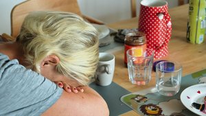 Da die Themen Depres Da die Themen Depression und Suizid mit Scham bekleidet sind, ist es nicht immer einfach, das Gespräch zu suchen. Weder für die Betroffenen noch für Personen um sie herum.